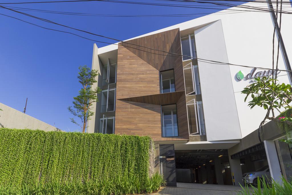 Reddoorz Plus Near Perbanas Jakarta Exterior photo