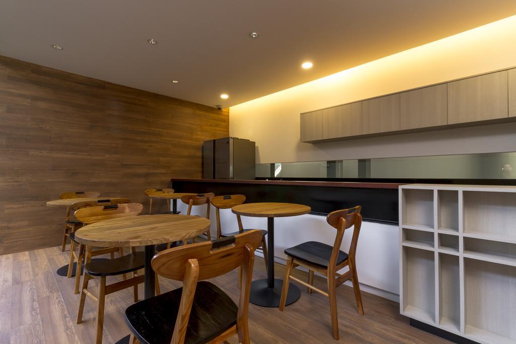 Reddoorz Plus Near Perbanas Jakarta Exterior photo